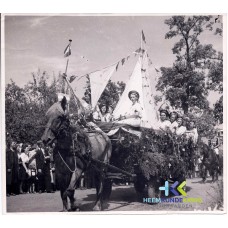 Pannerden Bevrijdings feesten augustus 1945 Coll. J.van Ingen